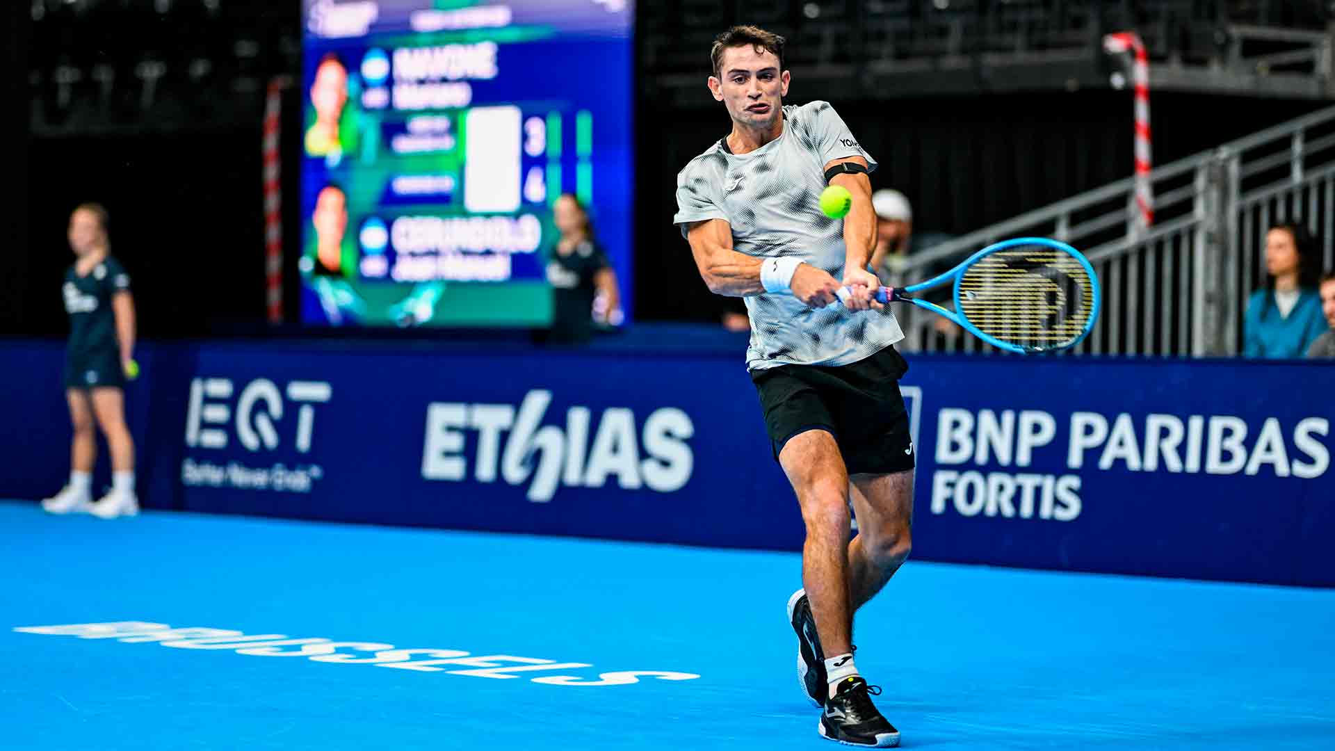 Mariano Navone ganó el duelo argentino y se metió en segunda ronda en Bruselas