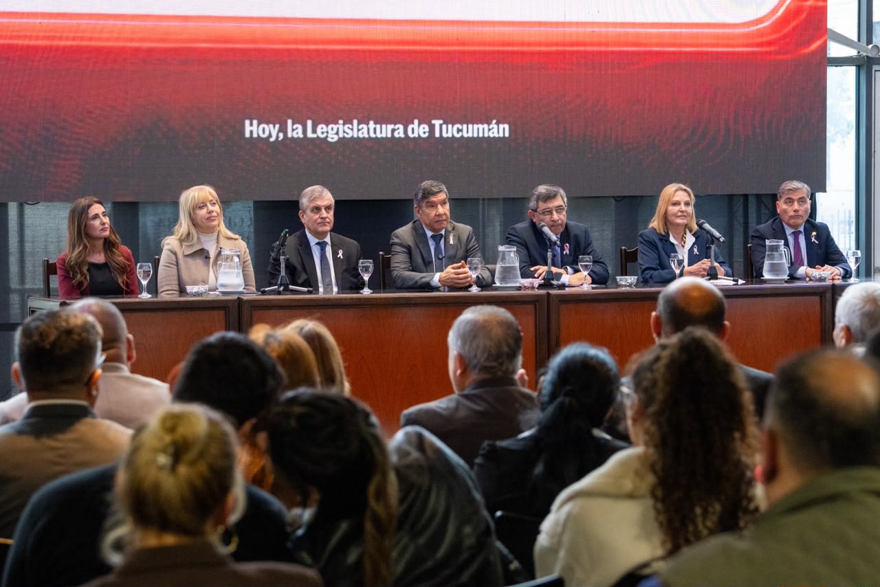 Tucumán lanzó el primer asistente de inteligencia artificial del país para consultar leyes provinciales