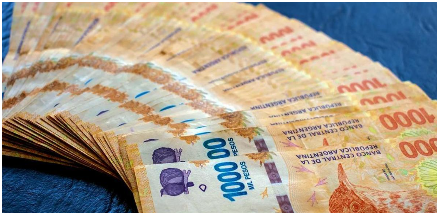 Prestaron $6 millones y, a punta de pistola, cobraron el triple, más una moto y un celular