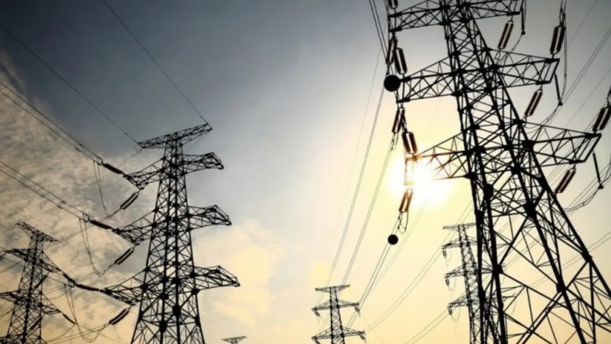 El Gobierno avanza con la desregulación del mercado eléctrico y flexibiliza los contratos para generadores y grandes usuarios