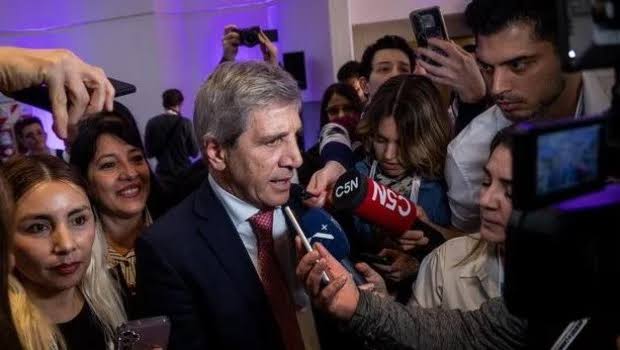 El Gobierno canjeó el 72,85% de un bono atado al dólar y redujo los vencimientos de la próxima licitación