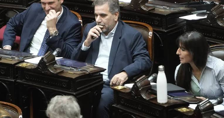 Diputados frenó el proyecto sobre endeudamiento familiar y lo devolvió a comisiones en medio de fuertes cruces