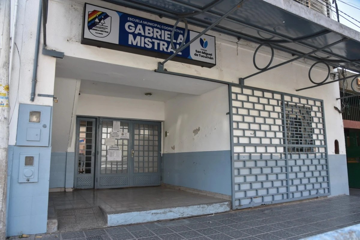 Autorizan la compra de la Escuela Gabriela Mistral por hasta $800 millones, con cambios exigidos por la oposición