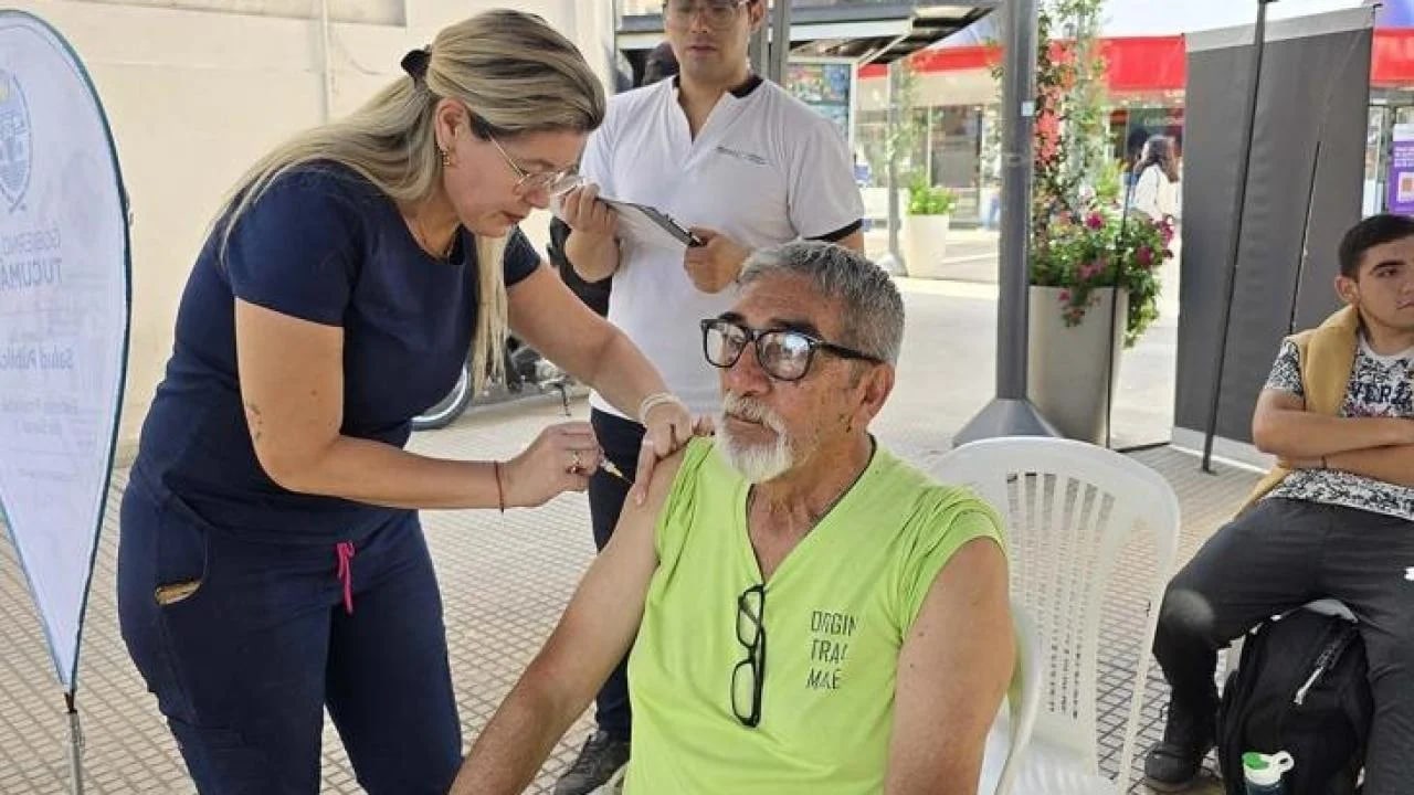 Vacunación gratuita contra la gripe en el centro tucumano: dónde y cuándo estará el operativo