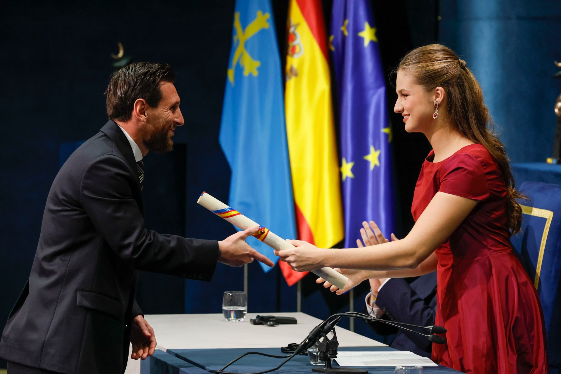 El premio que soñaba Jorge: Messi recibió en Oviedo el Princesa de Asturias