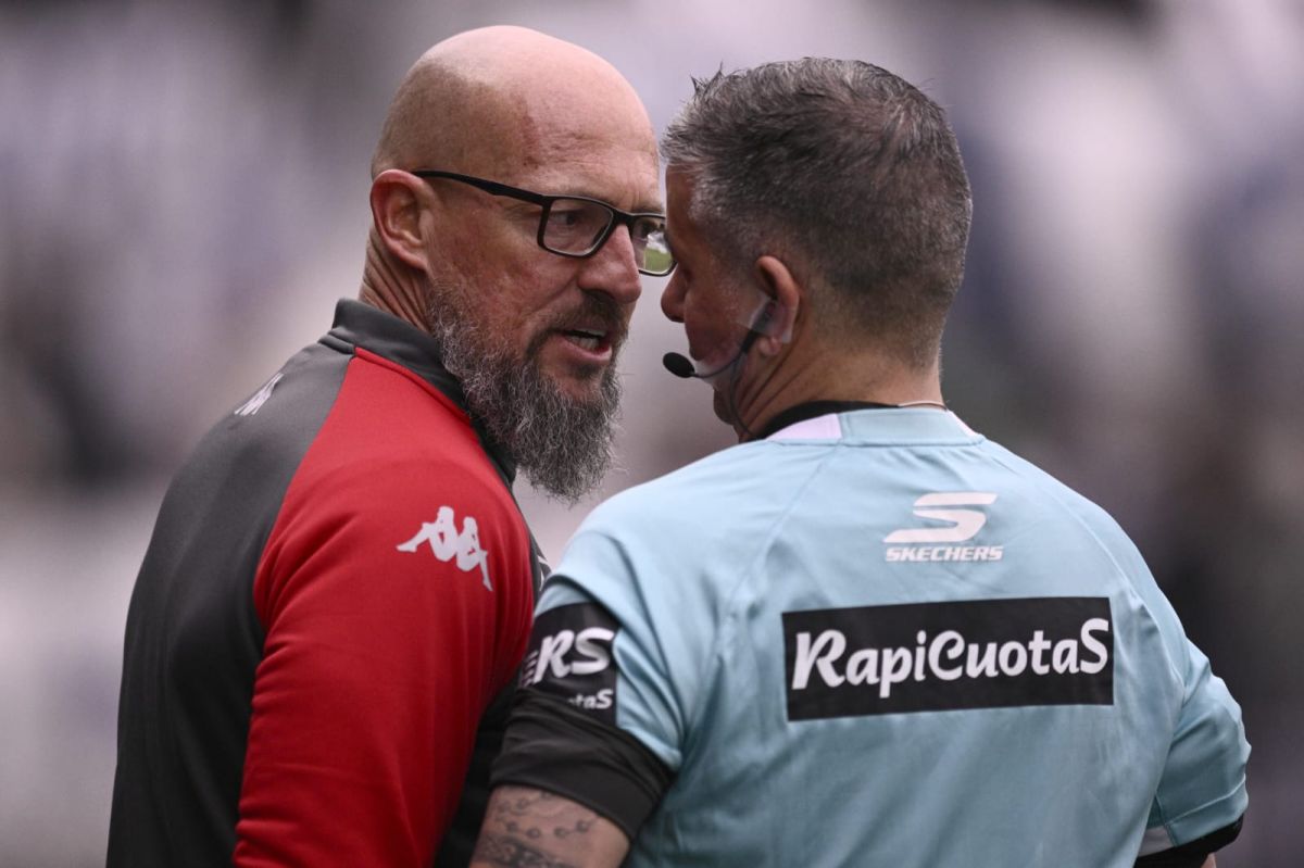 bronca-alejandro-orfila-se-fue-expulsado-primer-tiempo-segun-arbitro-insultarlo-1159478-195625.jpeg
