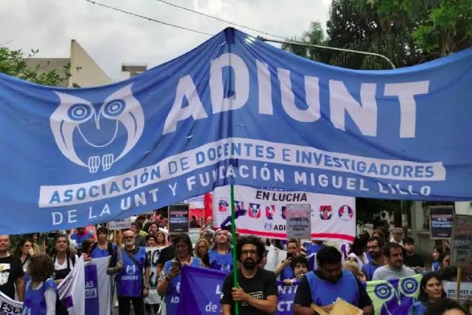 Paritarias locales, deudas salariales y rechazo a la policía: el pliego de reclamos que ADIUNT llevó ante el Rectorado