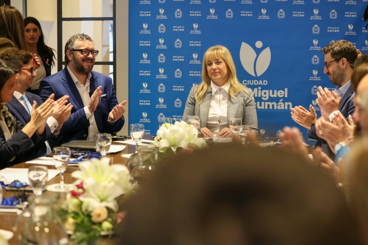 Rossana Chahla recibió a los evaluadores internacionales del programa What Works Cities de Bloomberg Philanthropies (3).jpeg