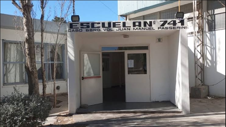 Operativo policial: investigan a un alumno de 18 años por divulgar contenidos manipulados con inteligencia artificial