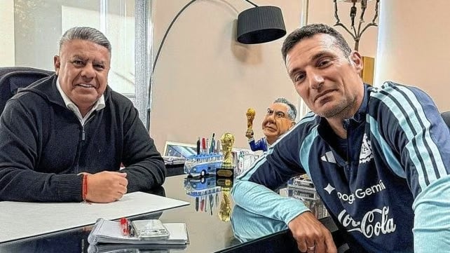 El abrazo de Tapia a Scaloni en su día más difícil: “Acá estamos para acompañarte”