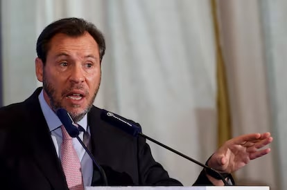 Una masiva protesta en Madrid por el choque de trenes exigió la renuncia del ministro de Transporte