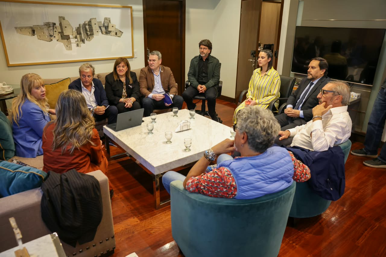 Empresarios italianos evalúan traer a Tucumán una muestra interactiva de Da Vinci e invertir en gastronomía