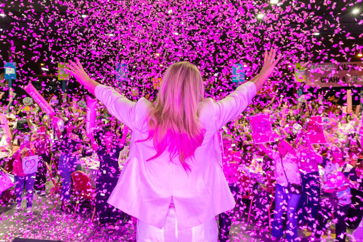 Rossana Chahla encabezó el acto por los tres años de gestión en la ciudad y el cierre del Octubre Rosa (2).jpeg