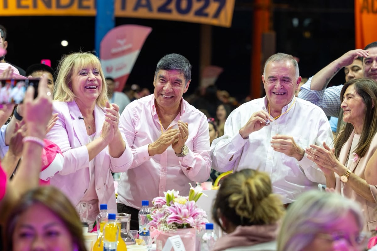 Rossana Chahla encabezó el acto por los tres años de gestión en la ciudad y el cierre del Octubre Rosa (4).jpeg