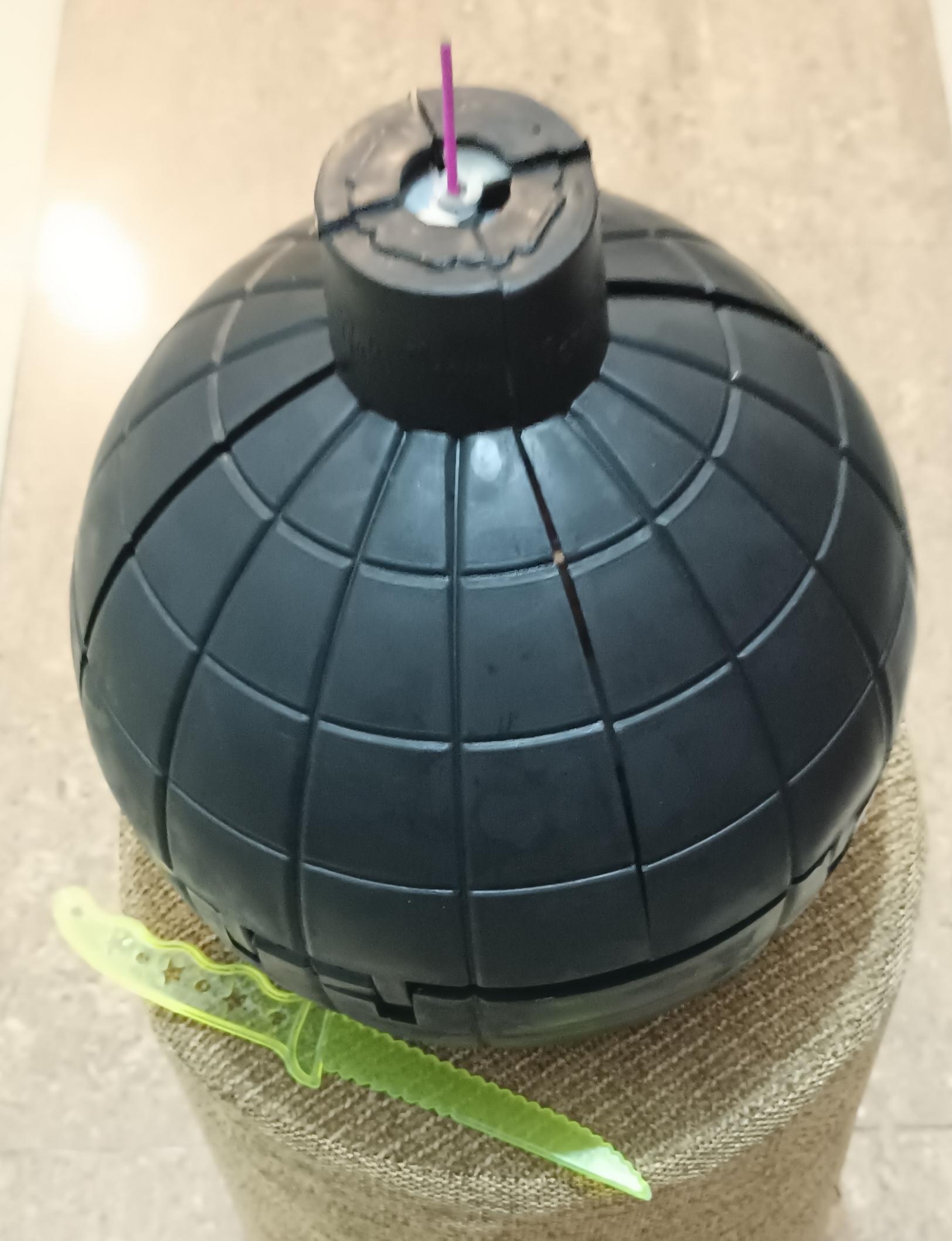 Simple Bomb Cake