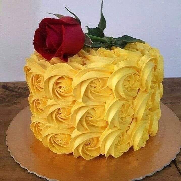 Pine Apple Rose Cake
