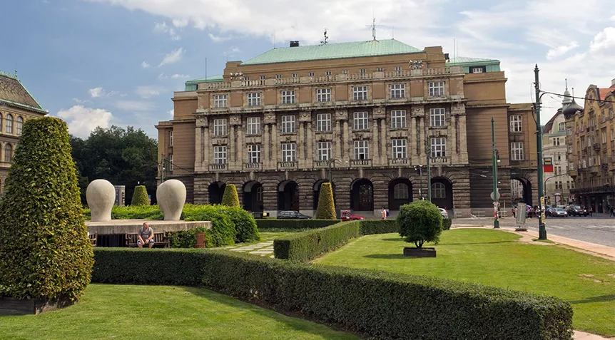 Charles University’s Discover Your Future Summer School