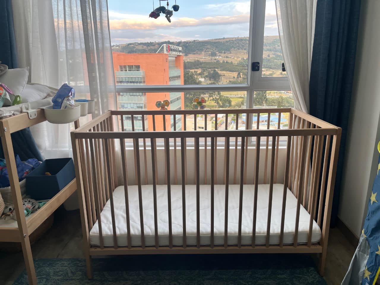 Combo Ikea: cuna Madera Haya, colchón, protector, sábana y almohada ergonómica