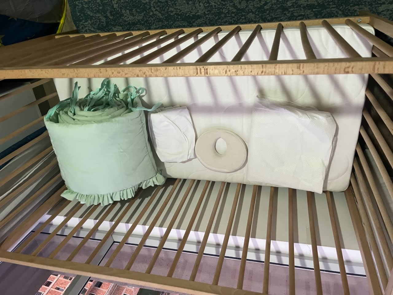 Combo Ikea: cuna Madera Haya, colchón, protector, sábana y almohada ergonómica  3