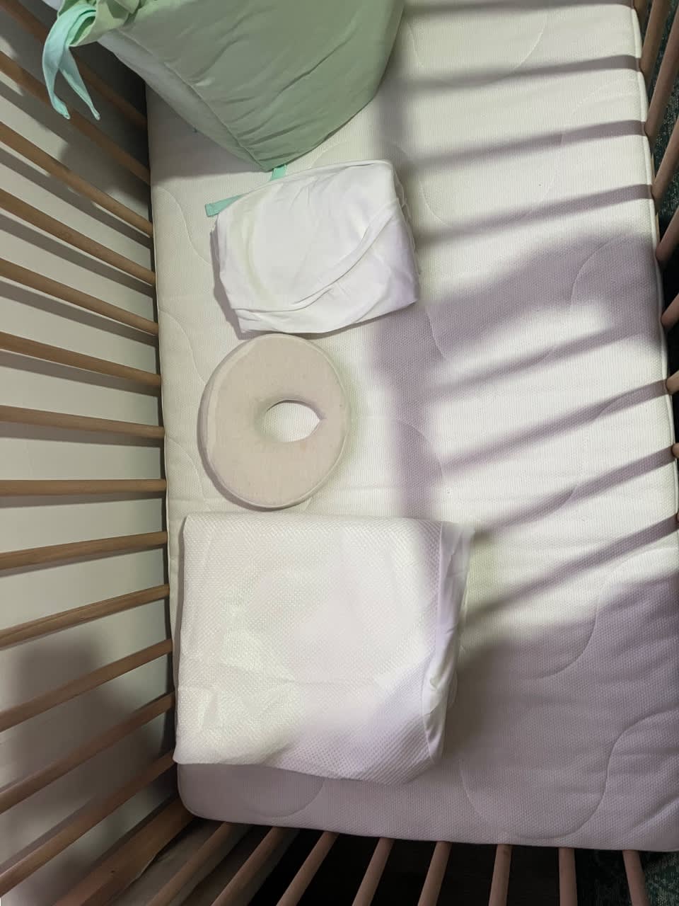 Combo Ikea: cuna Madera Haya, colchón, protector, sábana y almohada ergonómica  4
