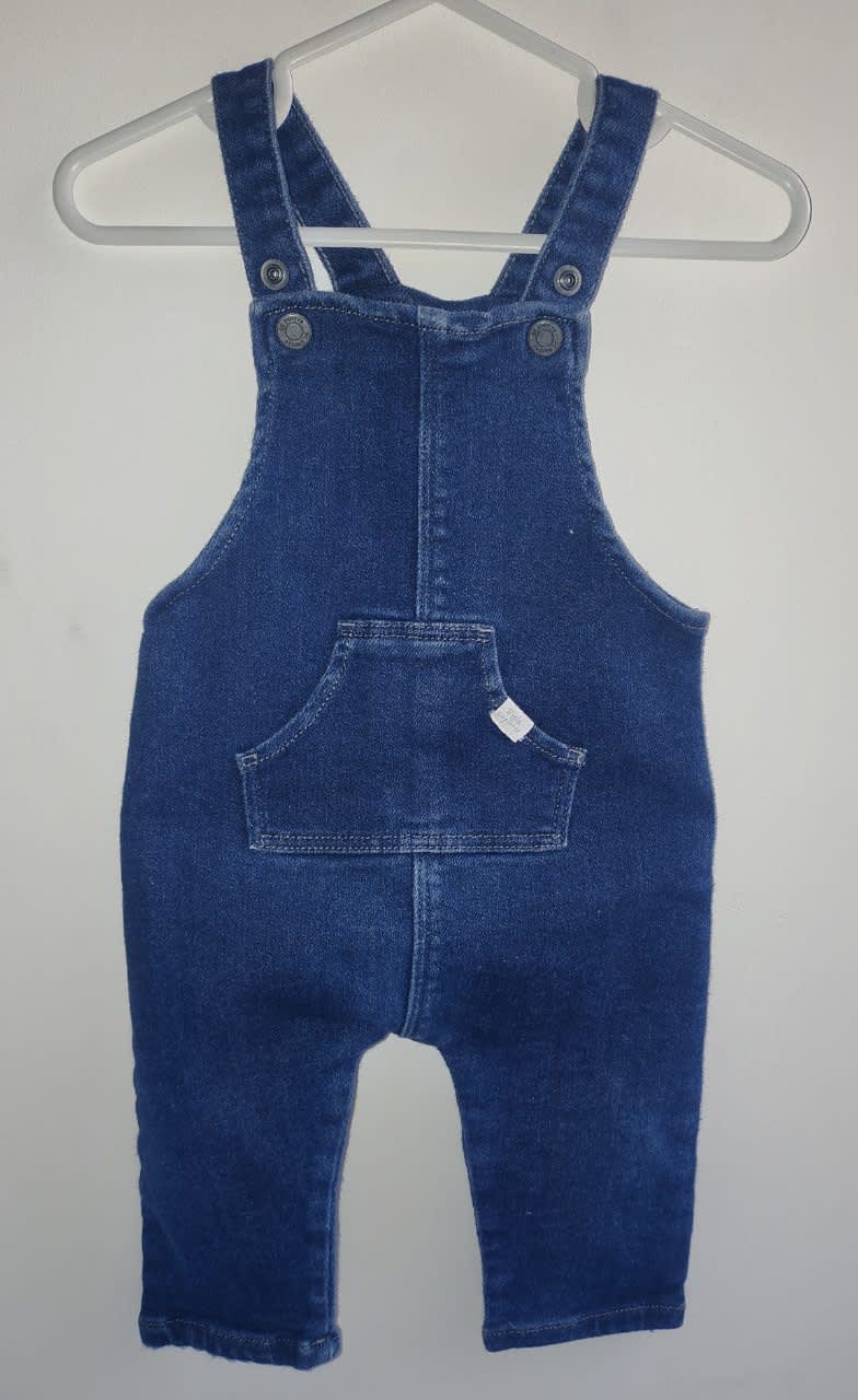 Overol para tu pequeño explorador de 12 meses.