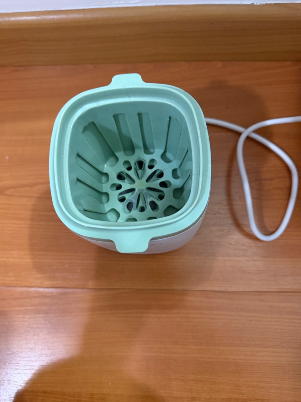 Calentador de Biberones Momcozy Blanco Verde 4