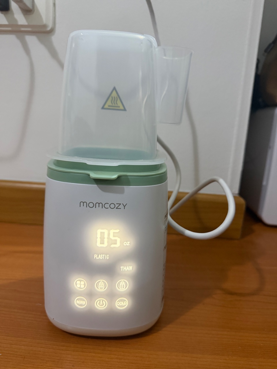 Calentador de Biberones Momcozy Blanco Verde 5