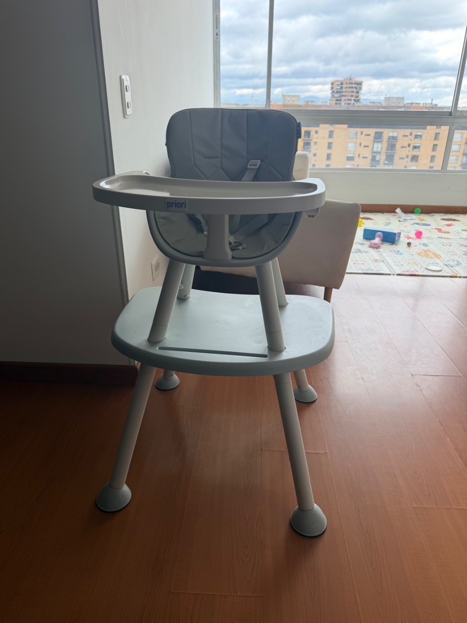Silla de Comer Priori 3 en 1 - Blanca Convertible