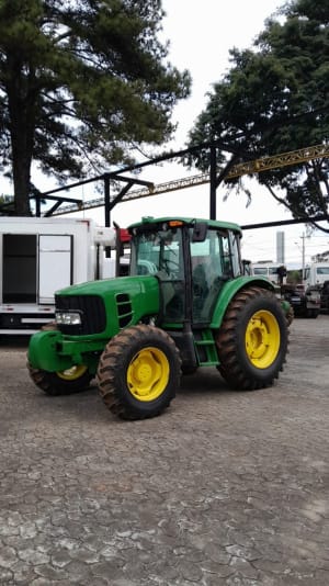 trator-6100j-4