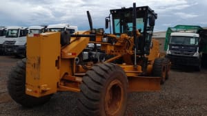 motoniveladora-140k-3