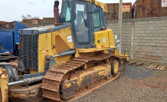 trator-de-esteira-750j