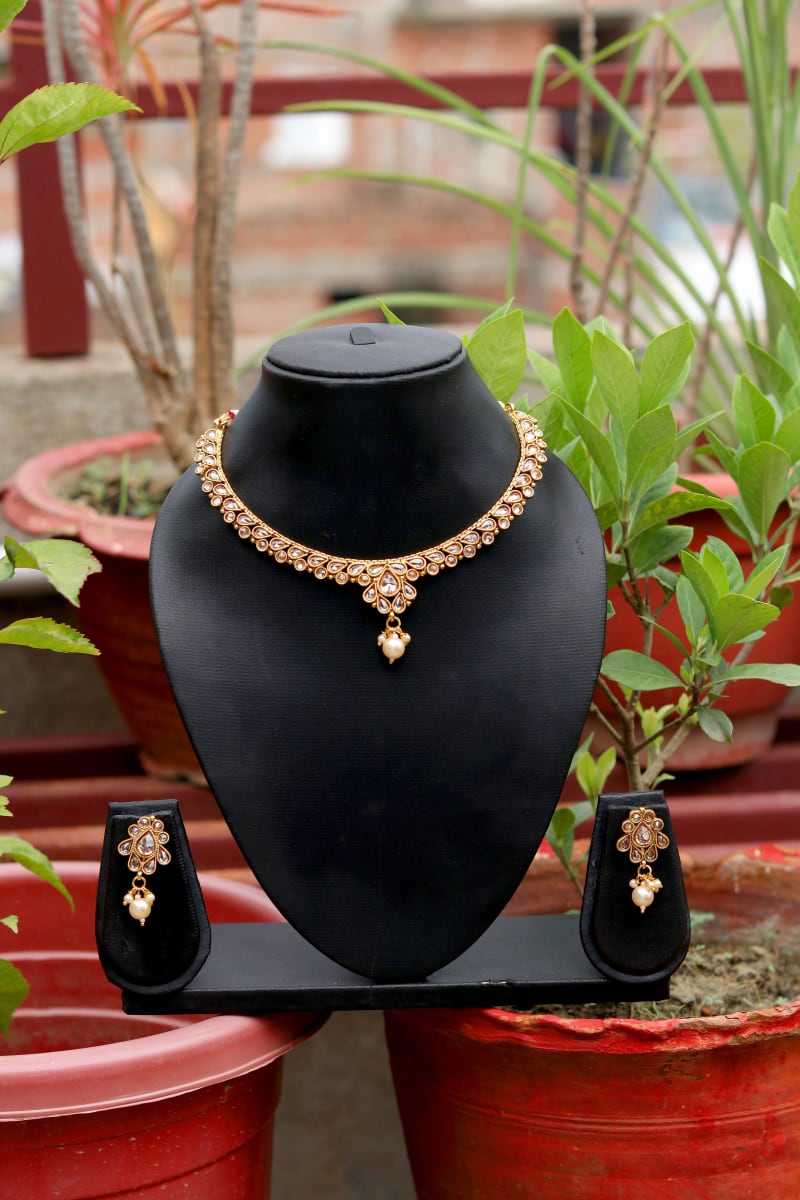 Gold-Plated Teardrop Kundan Necklace Set with Pearl Drop Pendant & Earrings