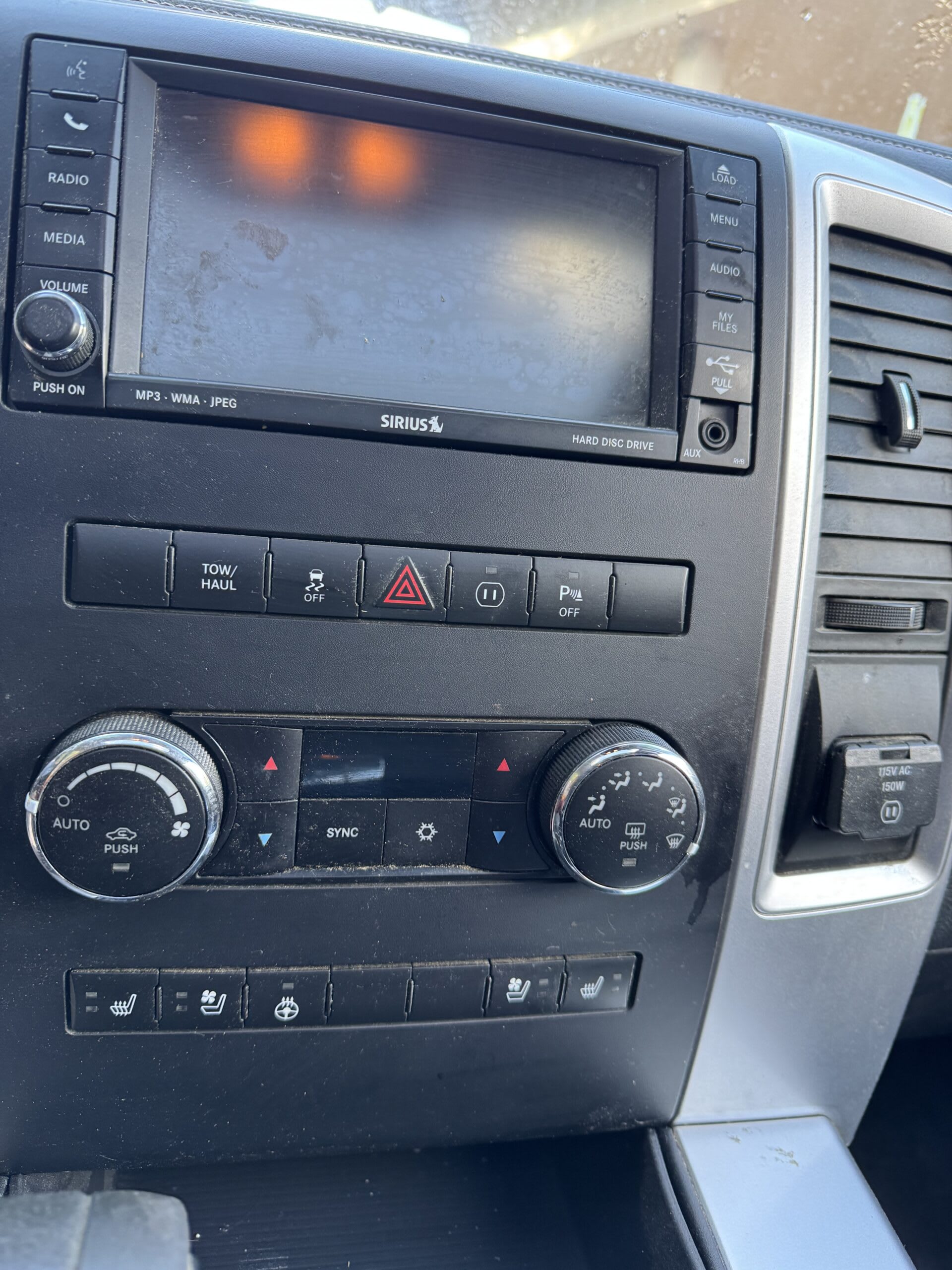 RAM 1500 2011 — zdjęcie 20