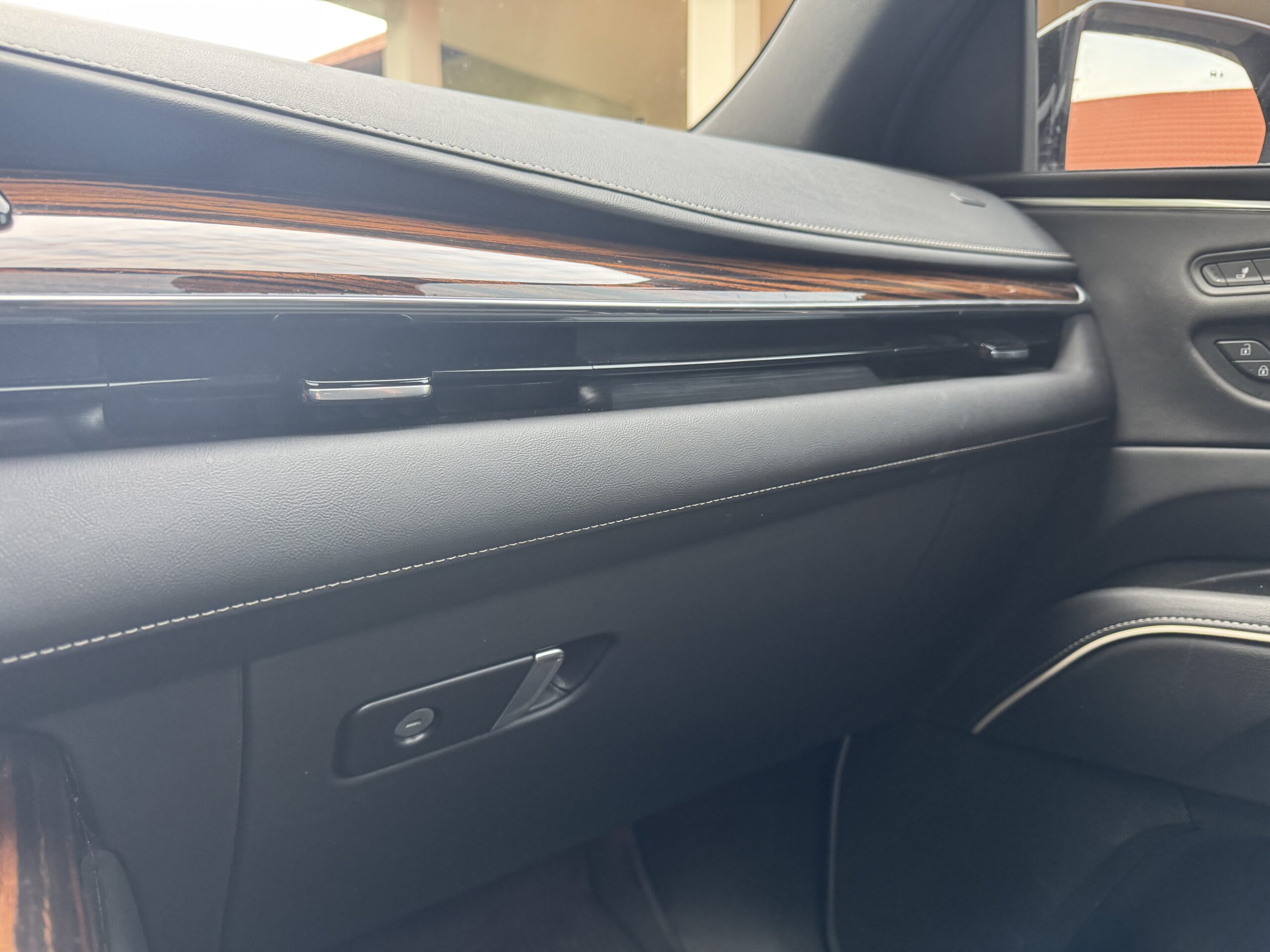 Cadillac Escalade 2022 — zdjęcie 23