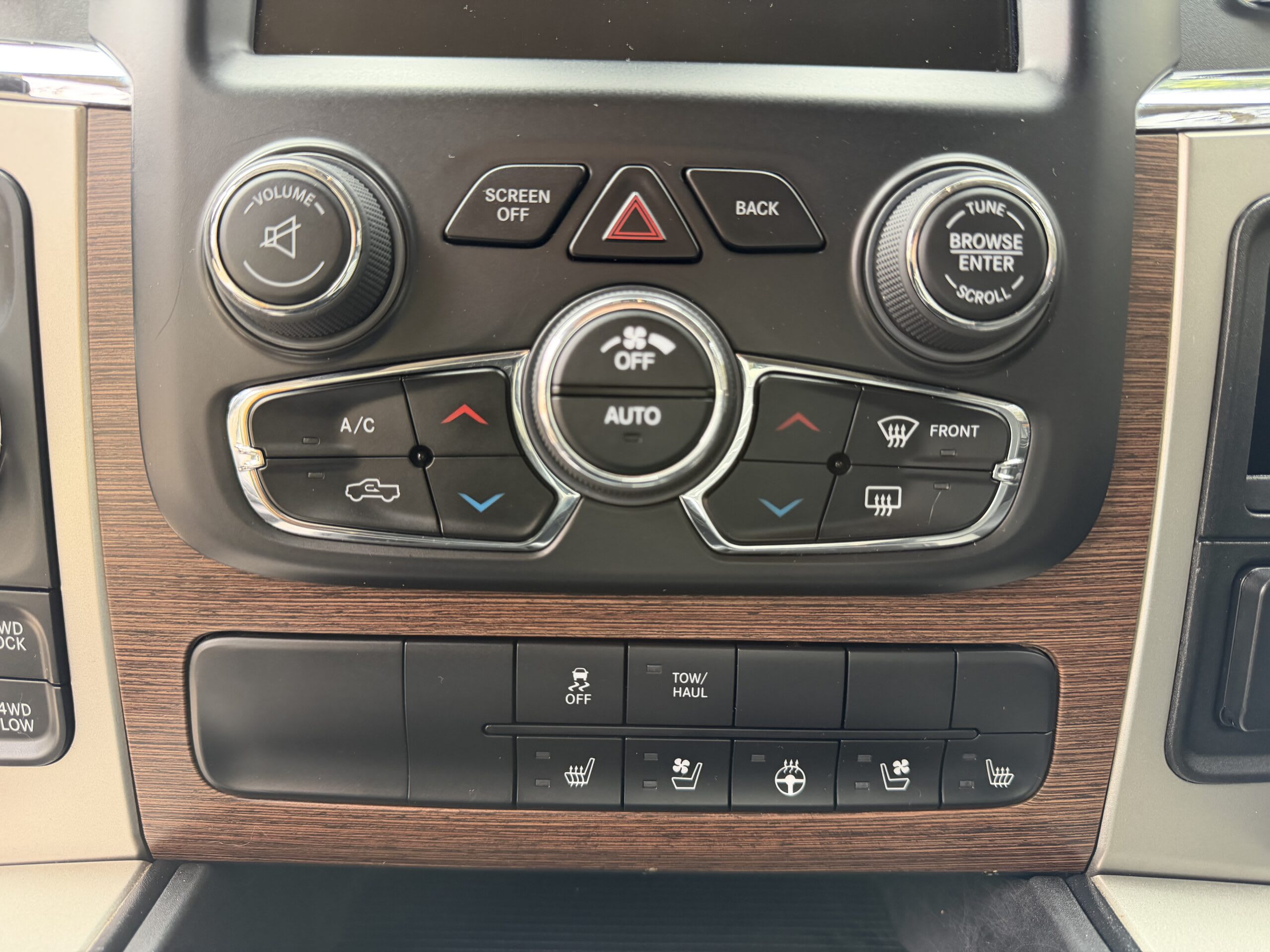 RAM 1500 2014 — zdjęcie 16