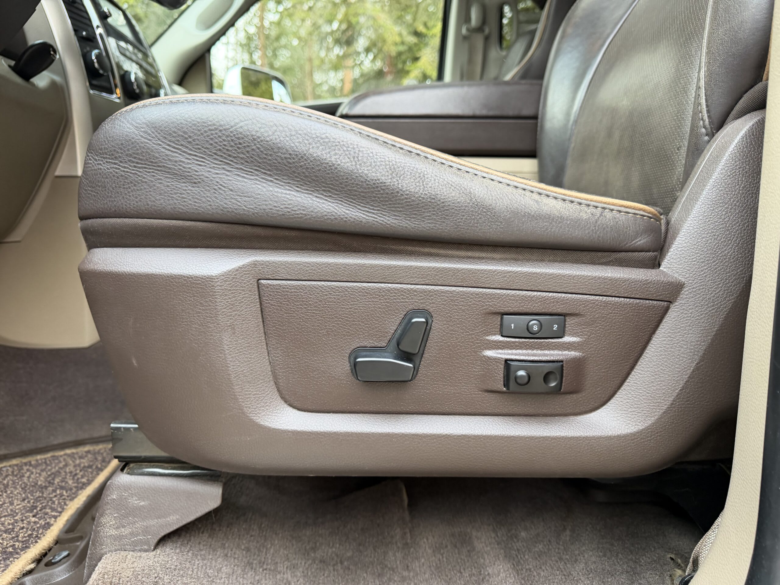 RAM 1500 2011 — zdjęcie 16