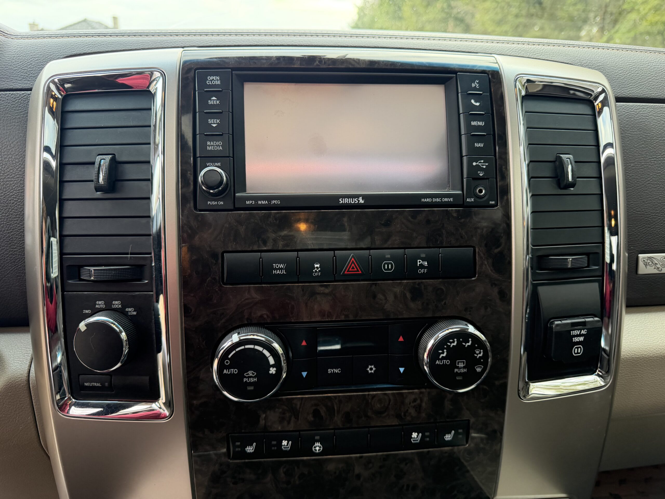 RAM 1500 2011 — zdjęcie 19
