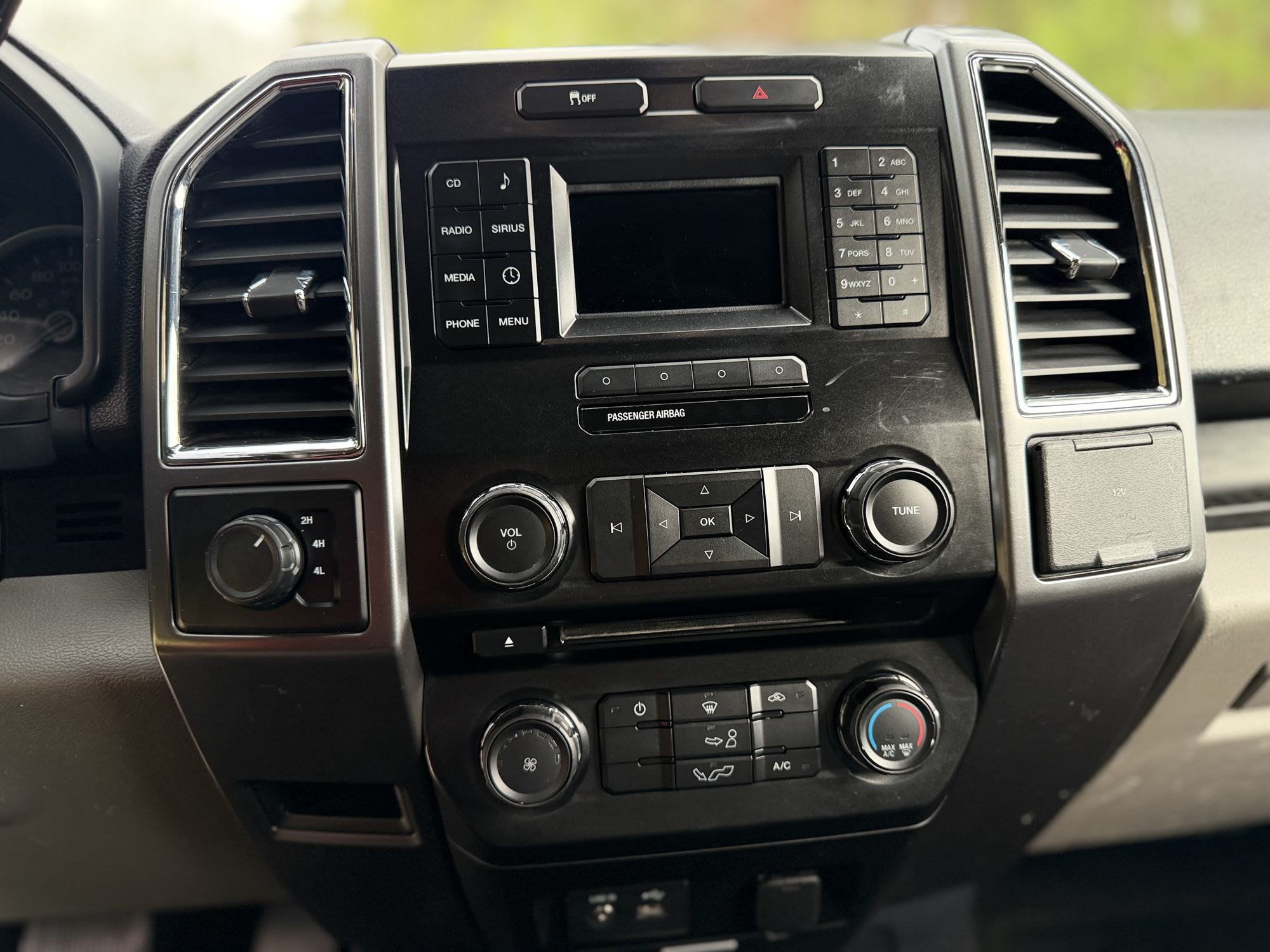 Ford F-150 2015 — zdjęcie 15