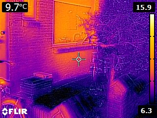 Infraroodbeelden waarin het warmteverlies in de buitenmuren wordt weergegeven