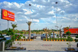 पार्किंग और ट्रैवल गाइडेंस