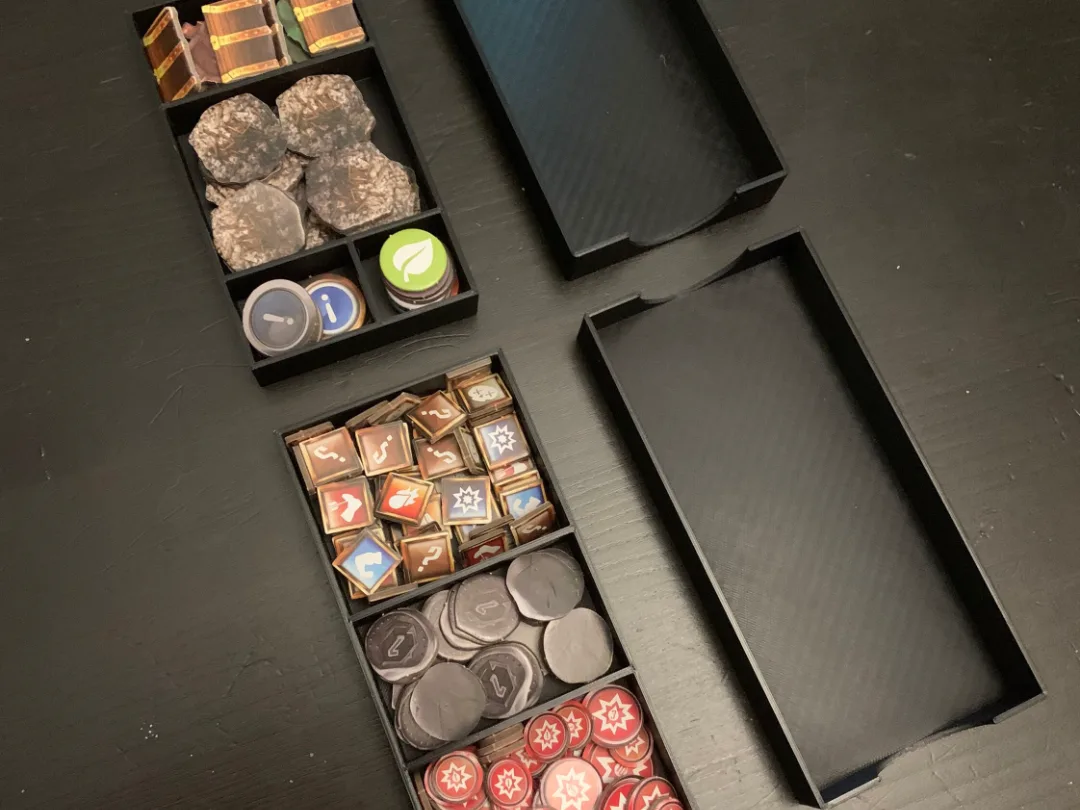 Gloomhaven Mandíbulas do Leão - Organizador de Tokens com Tampa