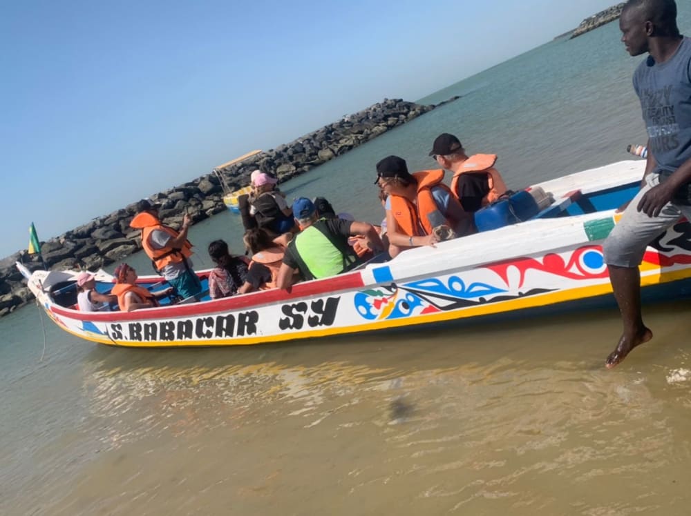 Arrivée des pêcheurs en pirogue
