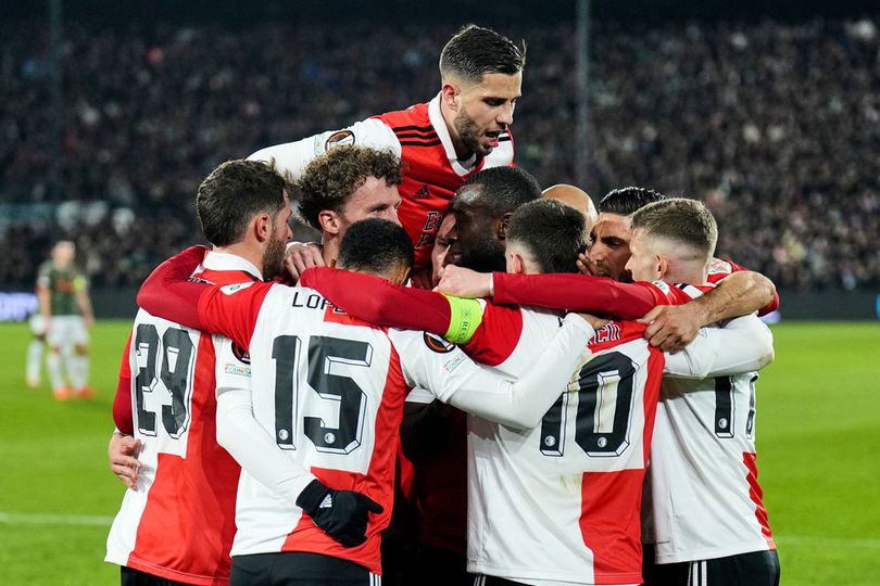 Selebrasi pemain Feyenoord usai mencetak gol ke gawang Shakhtar Donetsk di Liga Europa 2022/2023, Jumat (17/3/2023) dini hari WIB. info main bola Latih Liverpool, Arne Slot Bakal Boyong Pemain Feyenoord Ini?