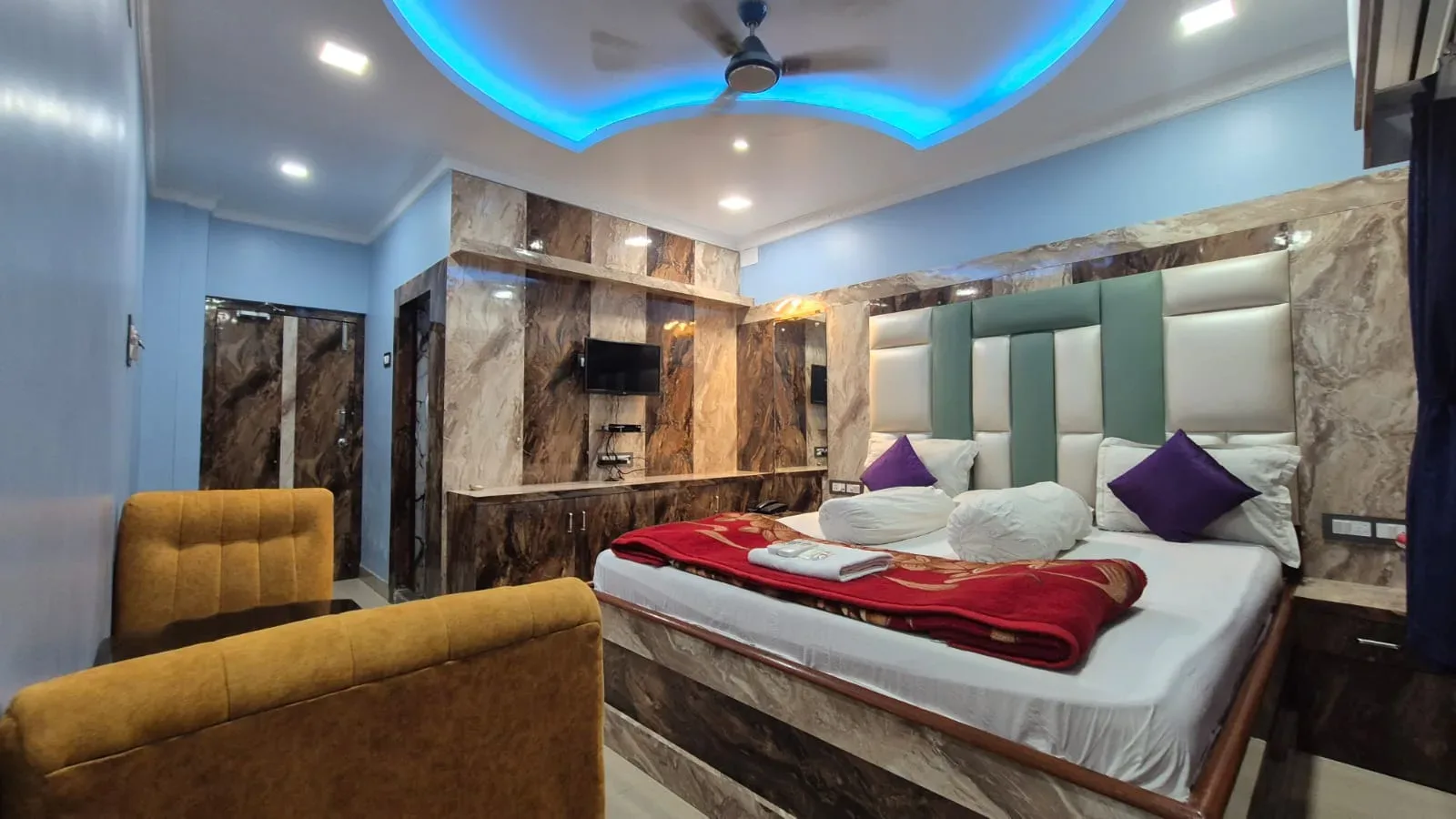 Deluxe Room image 5