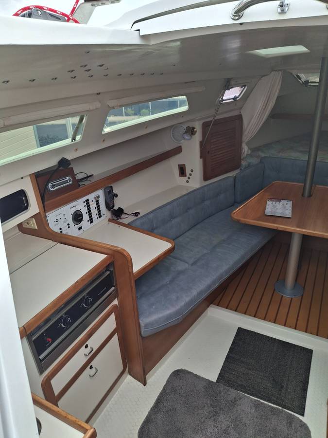 1995 Catalina 270 LE photo 4