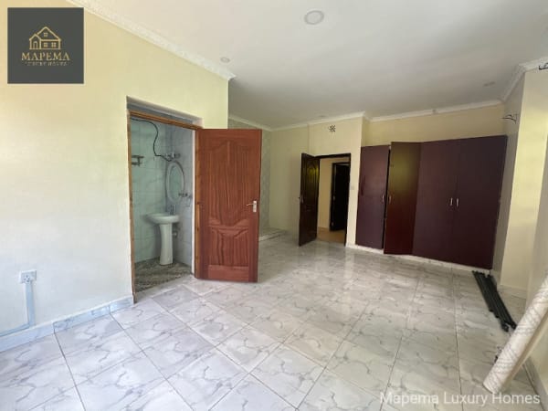 SPACIOUS 3 BEDROOM HOUSE WITH PRIVATE COMPOUND FOR RENT IN KAREN