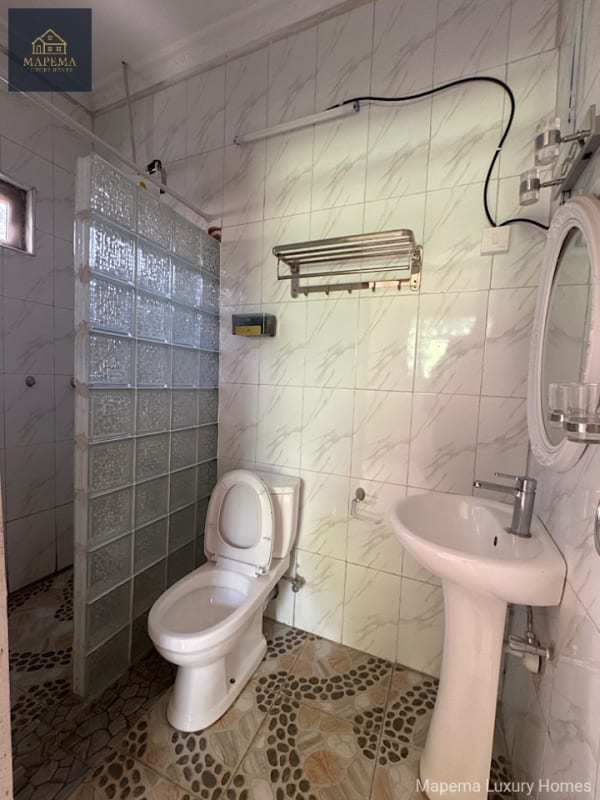 SPACIOUS 3 BEDROOM HOUSE WITH PRIVATE COMPOUND FOR RENT IN KAREN