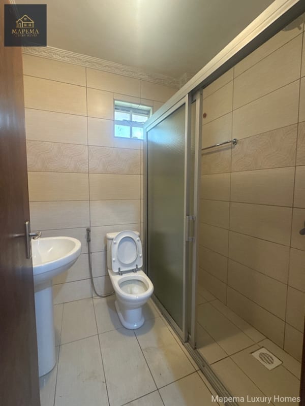 KAREN HARDY – LUXURIOUS 5 BEDROOM ALL ENSUITE FAMILY HOME