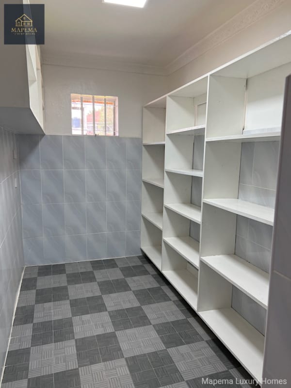 KAREN HARDY | SPACIOUS 5 BEDROOM FAMILY HOME FOR RENT