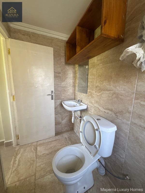 KAREN BOMAS OF KENYA, FOREST EDGE ROAD, NAIROBI, KENYA – Modern 1 Bedroom Cottage For Rent
